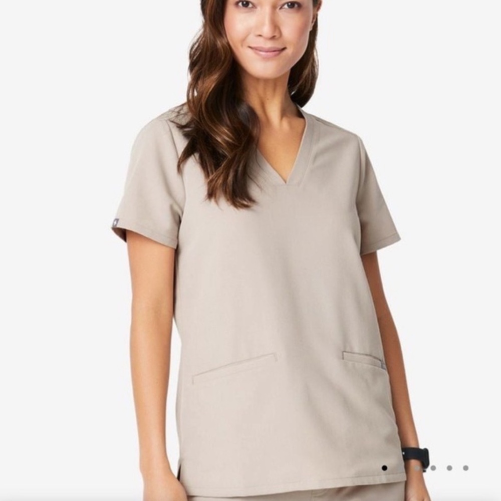 Figs Scrubs casma top in boulder size xxs